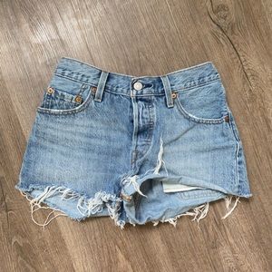 LEVIS JEAN SHORTS 501 GREAT CONDITION